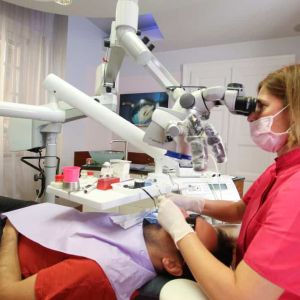 Mikroszkópos gyökérkezelés Móricz Dental